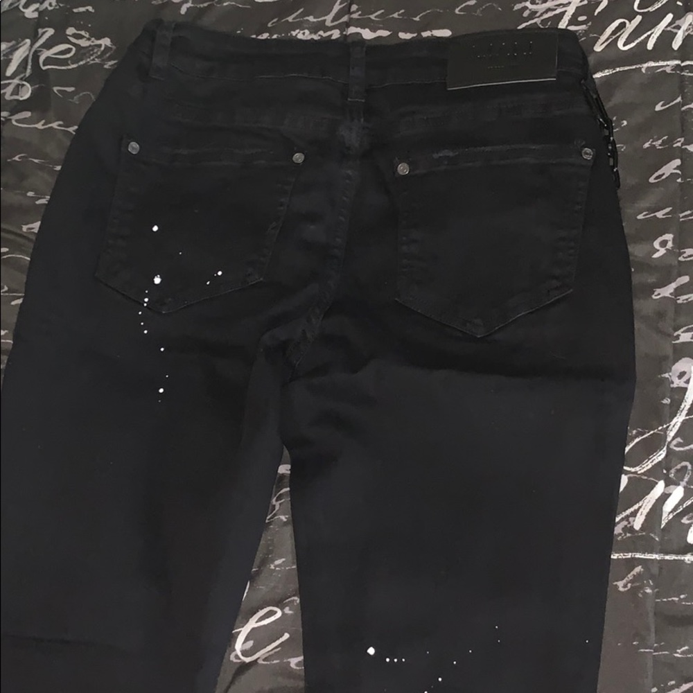Don’t Fit - Picture 3 of 3